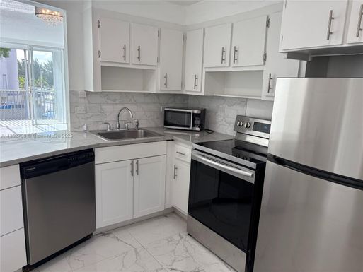 1710 NE 191st St # 3, Miami FL 33179