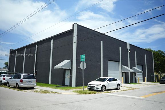 1951 Grant St, Hollywood FL 33020