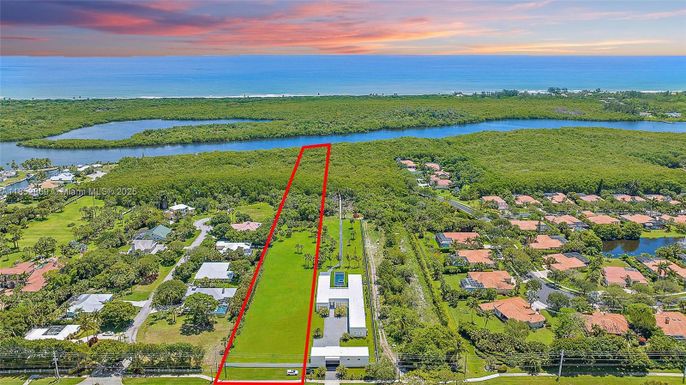 9721 Gomez Ave, Hobe Sound FL 33455