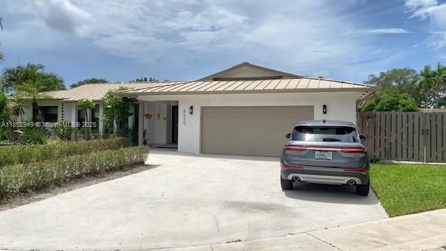 6020 SW 17th Ct, Plantation FL 33317