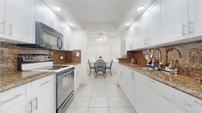 550 SW 137th Ave # 104L, Pembroke Pines FL 33027