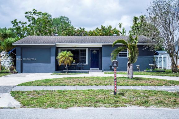 6445 S Funston St, Hollywood FL 33023