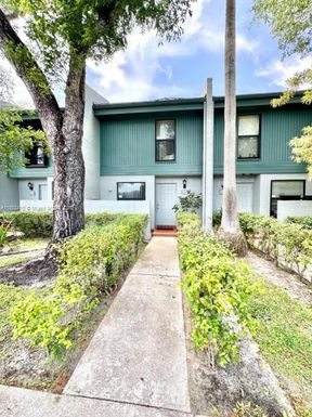 1444 NW 97th Ave # 267, Pembroke Pines FL 33024