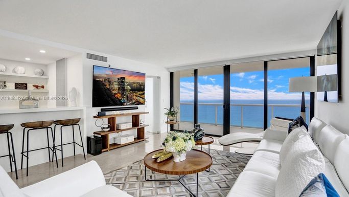 5757 Collins Ave # 1605, Miami Beach FL 33140