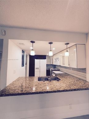 100 Lakeview Dr # 113, Weston FL 33326