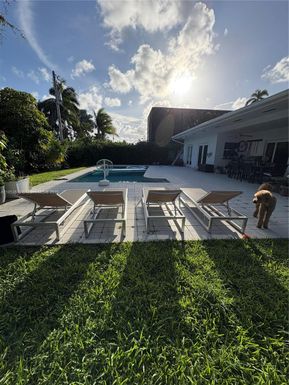 1990 NE 197th Ter, Miami FL 33179