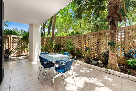 2000 Towerside Ter # 308, Miami FL 33138