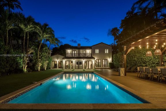 4475 N Meridian Ave, Miami Beach FL 33140