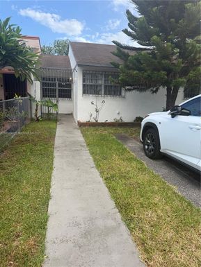 11472 SW 4th St, Sweetwater FL 33174