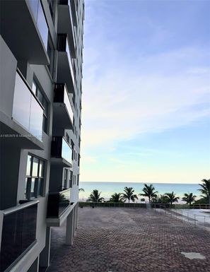 6039 Collins Ave # 414, Miami Beach FL 33140