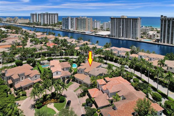 822 E Spinnaker Dr E, Hollywood FL 33019