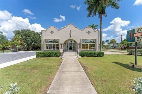 97 NE 15th St, Homestead FL 33030