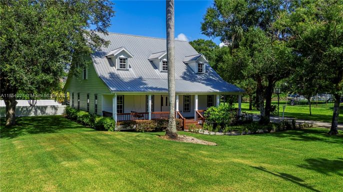 202 N Cypress Ave, La Belle FL 33935