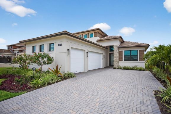 9594 St. Germain Dr, Palm Beach Gardens FL 33412