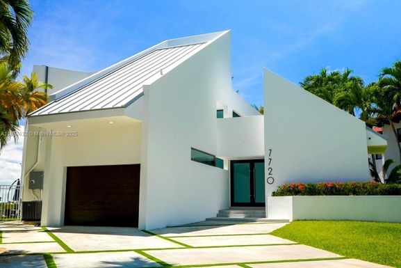 7720 Miami View Dr, North Bay Village FL 33141
