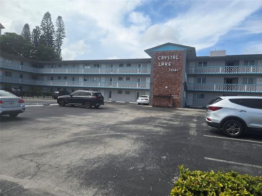 1021 Crystal Lake Dr # 207, Deerfield Beach FL 33064
