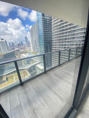 45 SW 9th St # 2510, Miami FL 33130