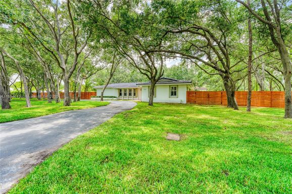 7715 SW 122nd St, Pinecrest FL 33156