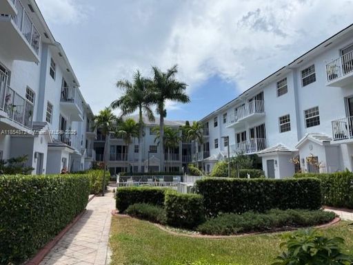 2725 NE 8th Ave, Wilton Manors FL 33334