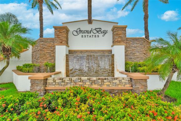 8630 NW 101st Pl, Doral FL 33178