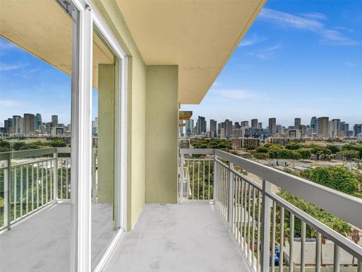816 NW 11th St # 1208, Miami FL 33136