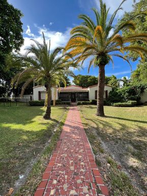 5900 NE 5th Ave, Miami FL 33137
