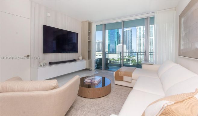 92 SW 3rd St # 1711, Miami FL 33130