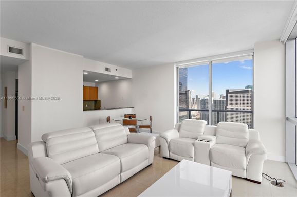 1060 Brickell Ave # 4001, Miami FL 33131