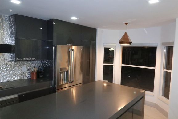 3340 SW 50th St, Hollywood FL 33312