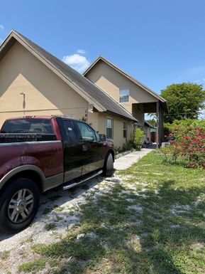 1801 Gardenia Rd, Fort Lauderdale FL 33317