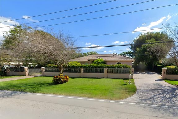 10621 SW 77th Ave, Pinecrest FL 33156