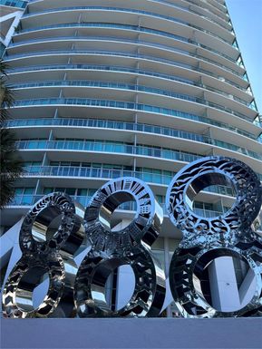 888 Biscayne Blvd # 4106, Miami FL 33132