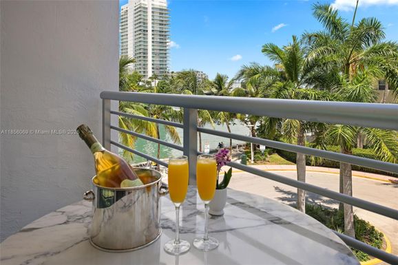 1450 Lincoln Rd # 403, Miami Beach FL 33139