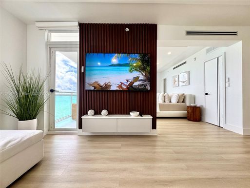 3001 S Ocean Dr # 1411, Hollywood FL 33019