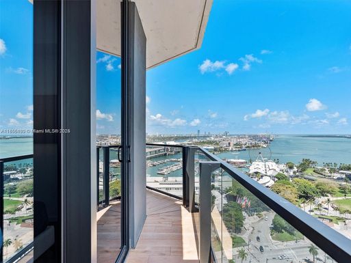 398 NE 5th St # 1915, Miami FL 33132