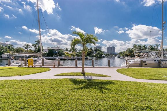 301 Golden Isles Dr # 514, Hallandale Beach FL 33009