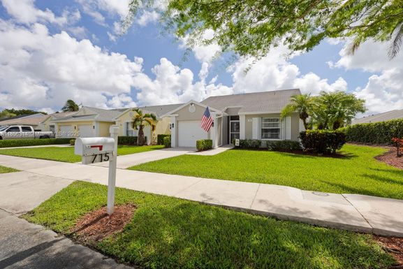 715 SE 22nd Ln, Homestead FL 33033