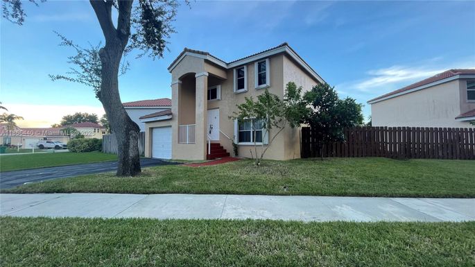 8274 SW 42nd Ct, Davie FL 33328