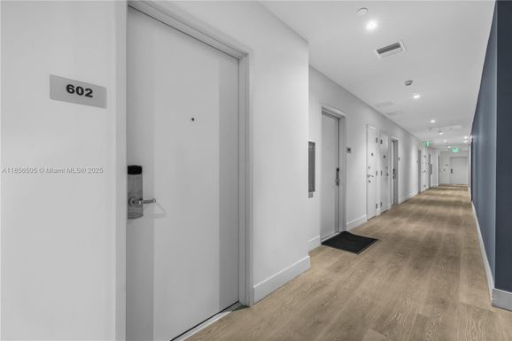 239 SW 9th St # 602, Miami FL 33139