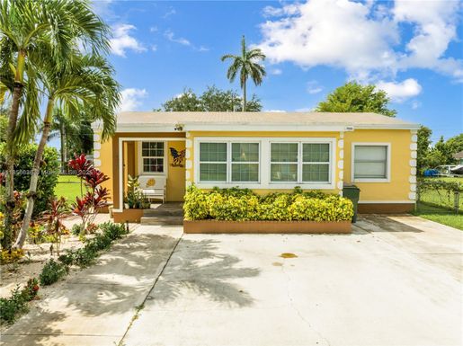 512 NW 13th St, Homestead FL 33030