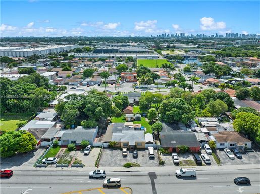 871 SE 8th Ave, Hialeah FL 33010