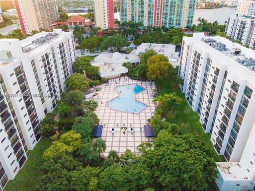 16919 N Bay Rd # 206, Sunny Isles Beach FL 33160
