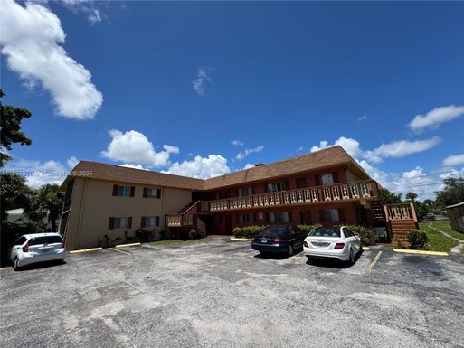 933 W Jasmine Dr # 4B, Lake Park FL 33403