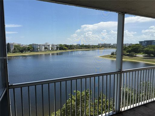 2900 N Course Dr # 609, Pompano Beach FL 33069