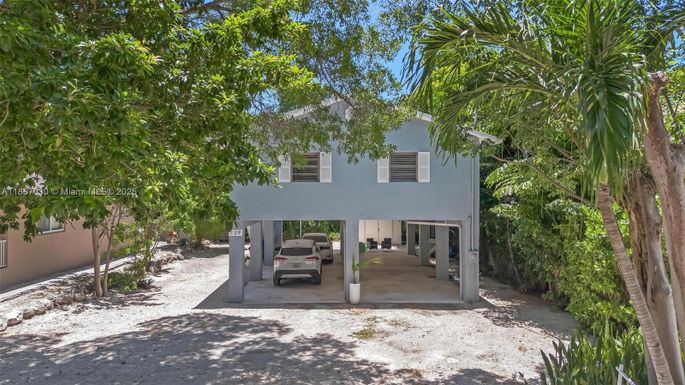 139 N Bay Harbor Dr, Key Largo FL 33037