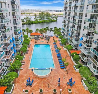 5085 NW 7th St, Miami FL 33126