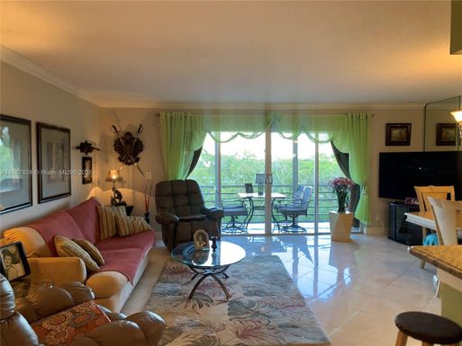 1000 NE 14th Ave # 703, Hallandale Beach FL 33009