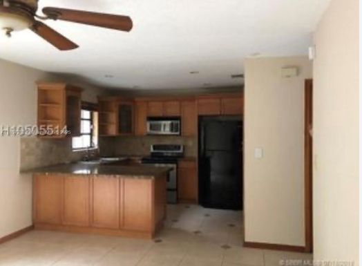 17962 NW 68th Ave # 21, Hialeah FL 33015