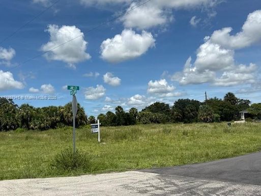 1017 Comet AVE, La Belle FL 33935