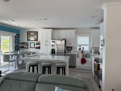 6881 NW Fourty Third Terrace, Coconut Creek FL 33073